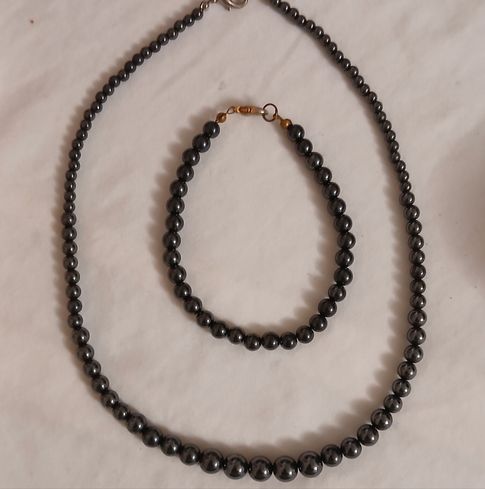 Elegant Black Beaded Necklace and Bracelet Set